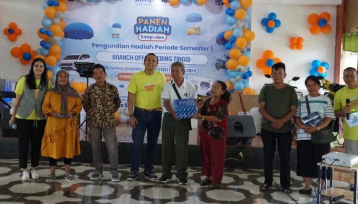Panen Hadiah Simpedes BRI Pematang Siantar: Sri Mutiani Bawa Pulang Hadiah Utama Mobil