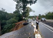 Sat Lantas Polres Simalungun Siaga di Lokasi Longsor KM 19 Jalur Parapat-Siantar