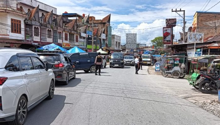 Arus Balik Nataru di Toba: Kendaraan Mulai Padat, Pengendara Diingatkan Utamakan Keselamatan