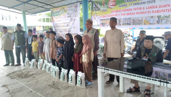 KSJ Salurkan 1 Ton Beras Murah di Simalungun