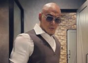 Deddy Corbuzier Dihujani Kritik Usai Tegur Siswa yang Keluhkan Program Makan Bergizi Gratis
