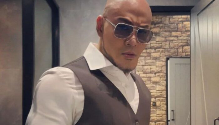Deddy Corbuzier Dihujani Kritik Usai Tegur Siswa yang Keluhkan Program Makan Bergizi Gratis