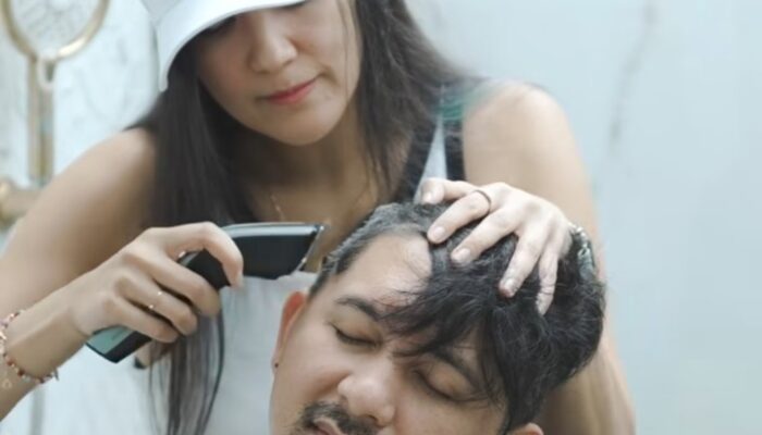 Momen Lucu Sharena Buka “Barber BarBar” untuk Ryan Delon, Unggahannya Jadi Sorotan