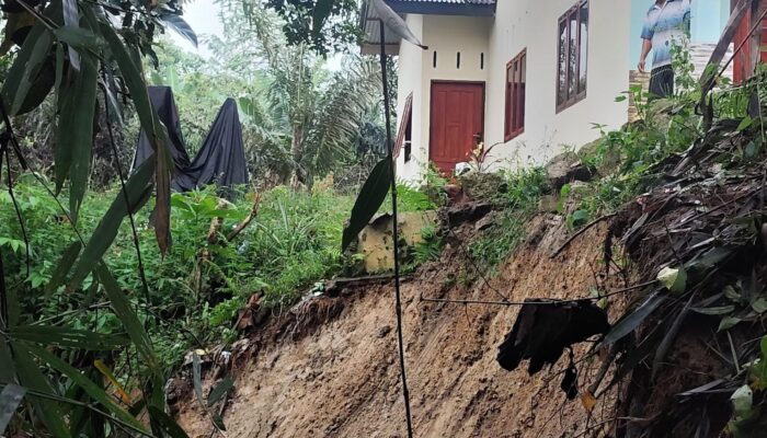 Longsor Ancam Rumah di Nagori Manik Rambung, Warga Khawatir dan Desak Tindakan Cepat Pemerintah
