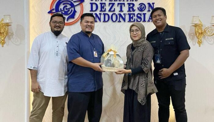 Telkom Witel Sumut Perkuat Digitalisasi Universitas Deztron Indonesia dengan Solusi Inovatif dan Apresiasi