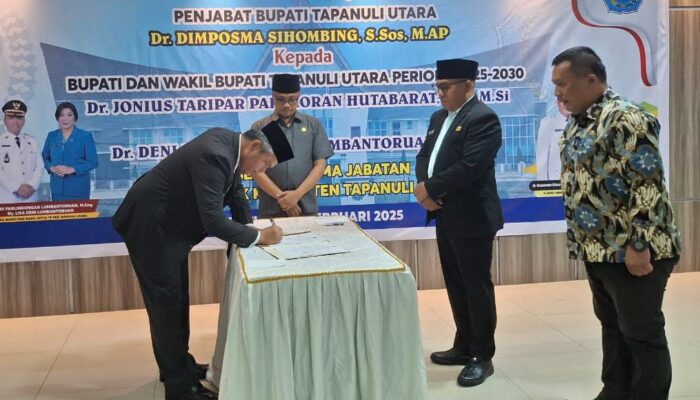 Dimposma Sihombing Serah Terima Jabatan Bupati Kepada Jonius Taripar Parsaoran Hutabarat