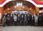 Wakil Bupati Taput Sampaikan Visi-Misi dalam Rapat Paripurna DPRD