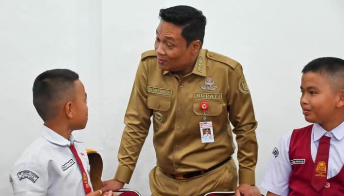 Oloan Nababan Berangkatkan 7 Siswa Berprestasi untuk Ikuti GIP-Anak Super Indonesia di Jakarta