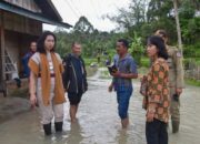 Banjir dan Longsor di Pakkat, Wakil Bupati Humbahas Sambangi Korban