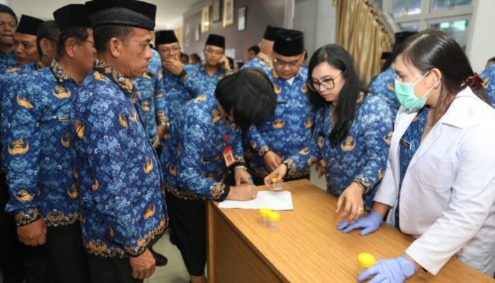 ASN Tes Urine Mendadak! Bupati Taput: “Terlibat Narkoba dan Judi Online, Sanksi Tegas Menanti”