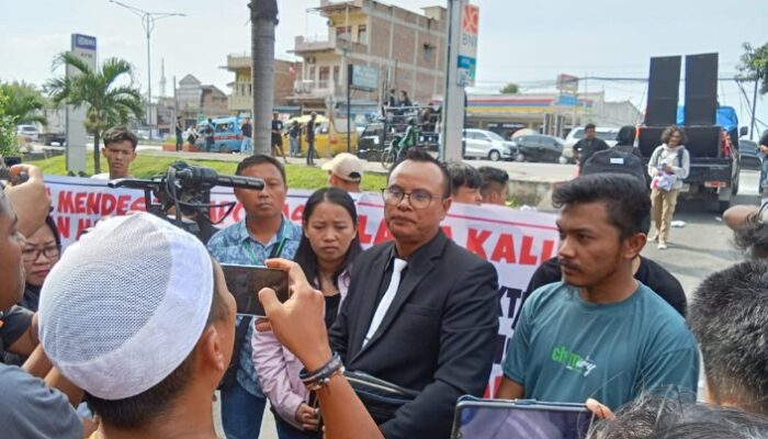 Demo di Mapoldasu: APMS Desak Kapolda Tangkap Dirut Bank Sumut!