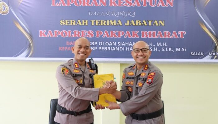 Tiba di Mapolres, Kapolres Baru Pakpak Bharat AKBP Pebriandi Haloho Disambut Tarian Adat Era-Era