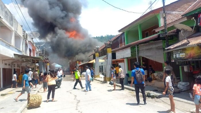 Kebakaran Hebat di Muara Taput, 27 Rumah Hangus Dilalap Api
