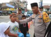 Kapolres Simalungun Bagikan Takjil Gratis, Pererat Kepedulian di Bulan Ramadhan