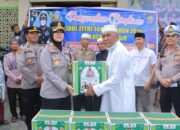 Kapolres Samosir AKBP Rina Frillya Serahkan Bingkisan untuk Umat Muslim