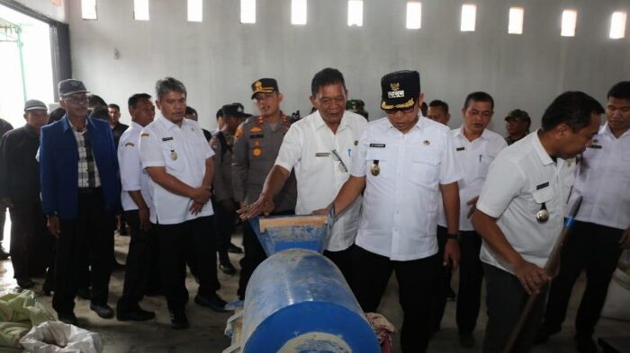 Program 100 Hari Kerja: Pemkab Taput Luncurkan Pabrik Pakan Ternak untuk Tekan Harga Pakan