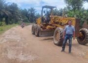 Warga Dua Desa Patungan Ratusan Juta Perbaiki Jalan ke PTPN4 Sosa, Pemerintah dan Perusahaan Dinilai Abai