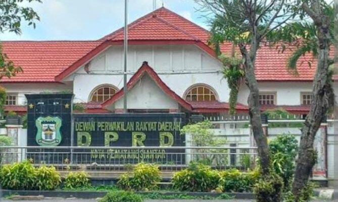 KOMPI B Desak RDP DPRD Pematangsiantar: Parkir Bocor, PAD Rontok, Kota Macet!