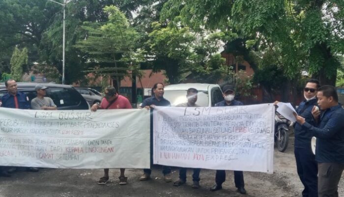 LSM GUSSUR Desak Pembongkaran Gudang Kalimantan Jaya Diduga Tanpa PBG, Rusak Trotoar dan Timbulkan Kemacetan