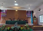 Cristin Feronika Raih IPK Tertinggi di Wisuda STB HKBP Laguboti, Sekda Toba: Selamat Bermisi!