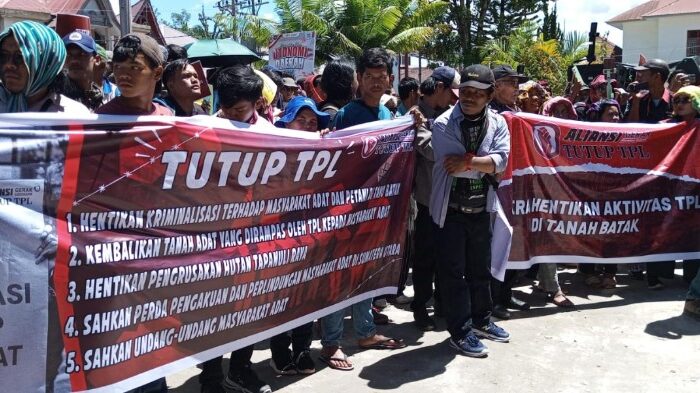Massa Demo di DPRD Taput Tutup PT TPL, Ini Respons Dewan