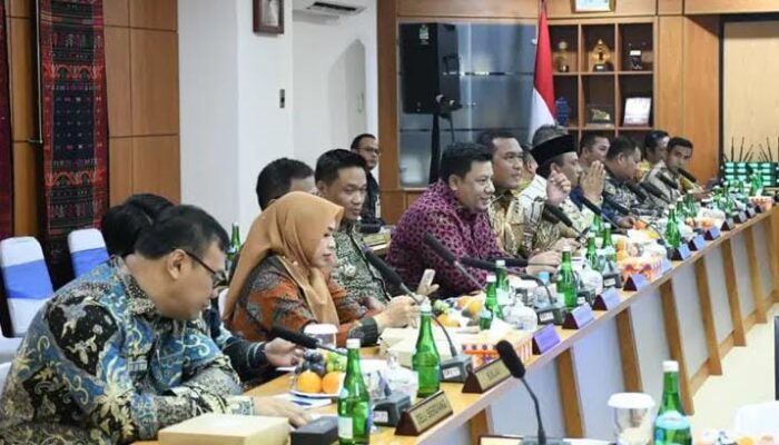 Bupati Samosir Hadiri RUPS Bank Sumut 2025