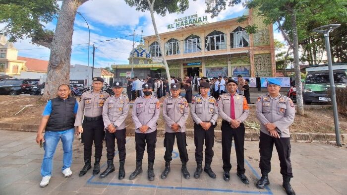 Polres Samosir Kawal Sholat Idul Adha, Ratusan Jemaah Beribadah dengan Aman