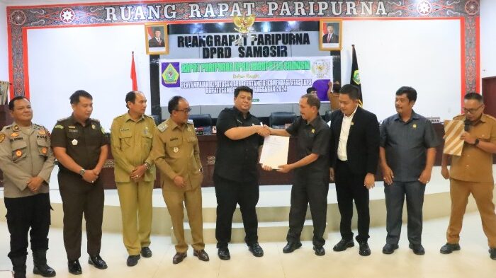Rekomendasi LKPJ 2024 Diserahkan DPRD, Bupati Samosir Komit Tindaklanjuti