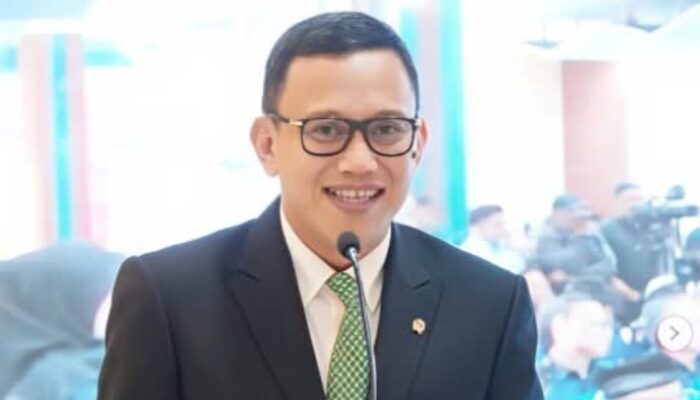 Menteri P2MI Ajak Kerja ke Luar Negeri, Janji 19 Juta Lapangan Kerja “Maksudnya Cari Sendiri?”