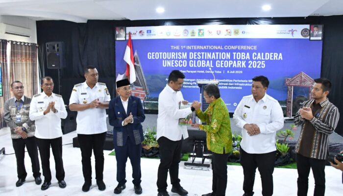 Bupati Samosir Dampingi Gubsu di Konferensi Perdana Geowisata Toba