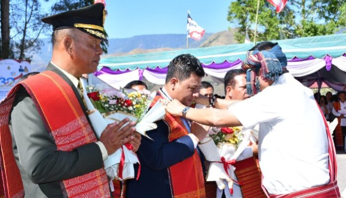 Festival Wisata Edukasi Leluhur Batak Rumahela 2025 Resmi Dibuka di Samosir
