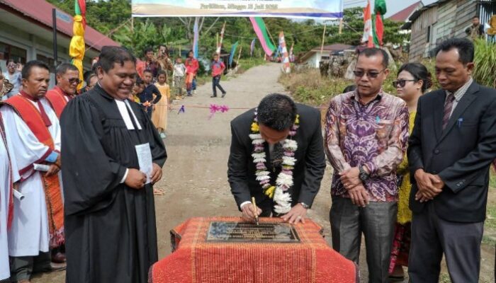 Jalan Nomensen di HKBP Resort Kecamatan Parlilitan Diresmikan
