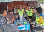 Macet Akibat Truk Patah As, Polisi Beri Penyuluhan dan Solusi di Jalan Parapat