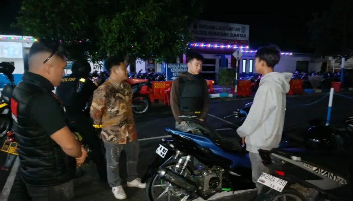 Polres Pematangsiantar Amankan 8 Motor Knalpot Brong saat Razia Subuh