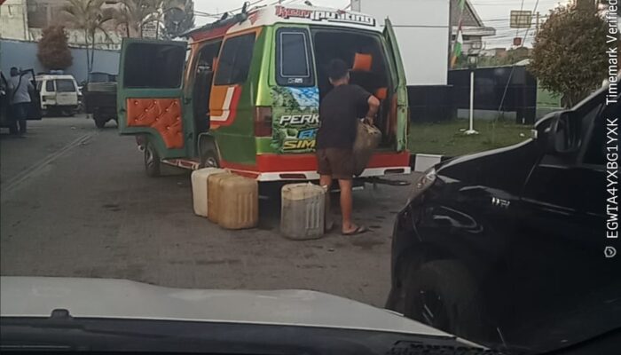 SPBU Pertamina 14.221.241 Kabanjahe Diduga Nakal, Bebas Layani BBM Subsidi Pakai Jeriken
