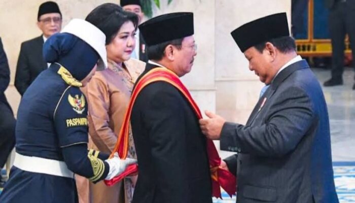 Presiden Prabowo Beri Bintang Mahaputra ke Burhanuddin Abdullah, Eks Terpidana Kasus Korupsi Rp100 Miliar