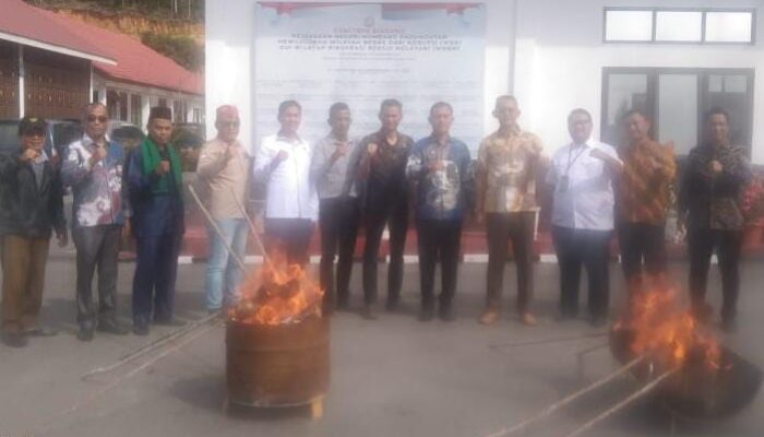 Kejari Humbahas Gandeng Forkopimda Musnahkan Barang Bukti 18 Perkara Pidana