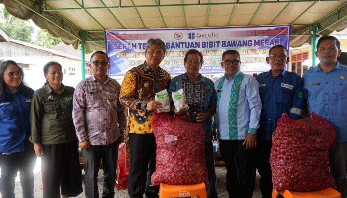 Pemkab Taput Salurkan Bantuan Bibit Bawang Merah Lewat Program CSR SOL