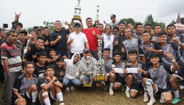 Pansur Natolu FC Juara Pangaribuan Cup 2025, Bupati Taput Janji Seleksi Atlet untuk Perkuat PERSTU