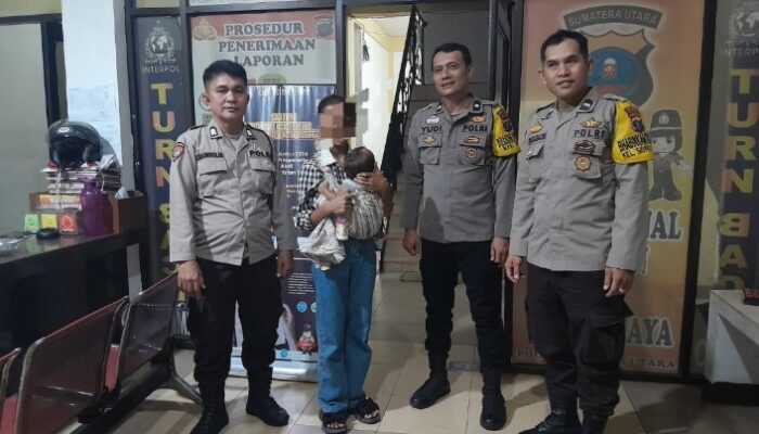 Mengaku Diusir Orangtua, Anak di Bawah Umur Gendong Bayi Kebingungan di Halte Ramayana Siantar
