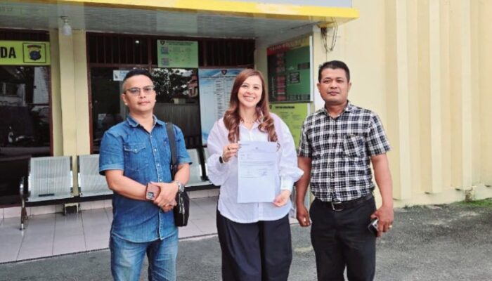 Didampingi Penasihat Hukum, Herlina Sipahutar Resmi Polisikan Akun Facebook RSE ke Polres Taput