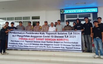 Mahasiswa Desak Bupati Tapsel Copot Kadis Kesehatan dan Kaban Kesbangpol