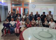 Puluhan Lansia Datangi Rumdis Wabup Humbahas dengan Doa dan Makanan Tradisional