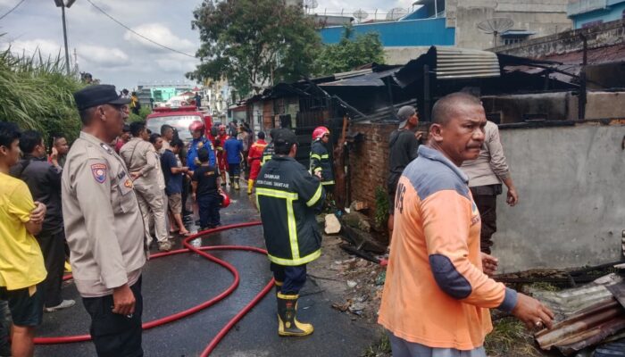 Kompor Meledak, Tiga Bangunan Terbakar di Jalan Bangsal Pematangsiantar