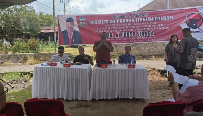 Anggota DPRD Siantar Alfonso Sinaga Gelar Sosper Ranperda Insentif Tenaga Pendidik Nonformal