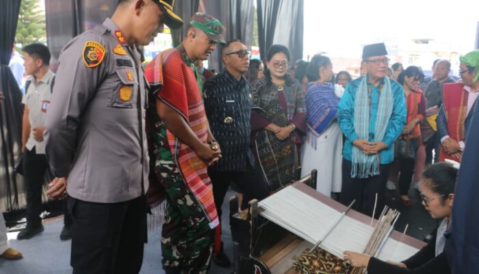 Festival Ulos Taput 2025, Bupati Taput Dorong Jadi Penggerak Ekonomi Masyarakat