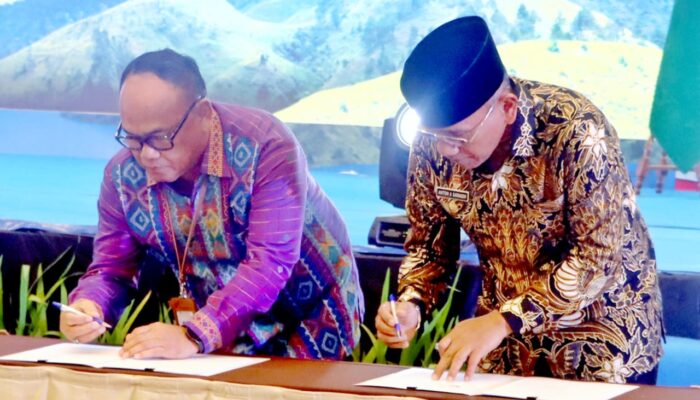 Bupati Simalungun Teken MoU Data Tunggal Sosial Ekonomi Nasional Bersama BPS RI di Medan