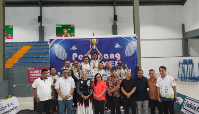 AKBP Sah Udur Sitinjak Apresiasi Atlet dalam Penutupan Turnamen Badminton Koni Cup 2025