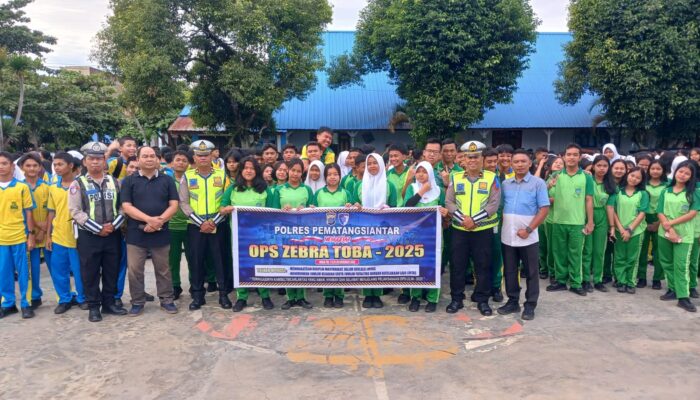 Sat Lantas Siantar Ajak Pelajar SMA Negeri 2 Tertib Berlalu Lintas dalam Ops Zebra Toba 2025