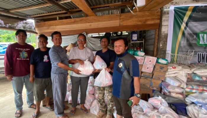 Banjir Belum Surut, BETA Hadir di Angkola Sangkunur Antar Bantuan dan Suara Kepedulian